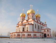 Валдай.  Иверски манастир.  Валдай Иверски Святоозерски манастир Историята на появата на Иверския манастир